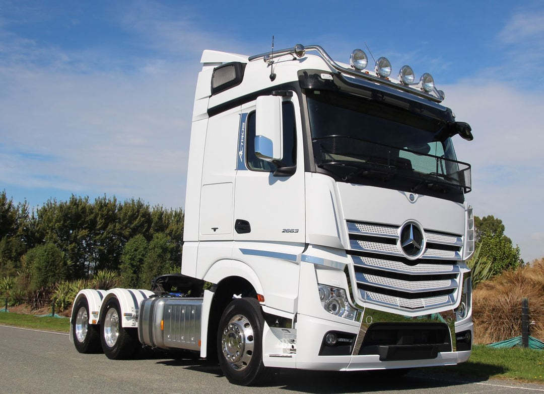 Mercedes Actros Front Grill Kit (Upper Mask Kit)